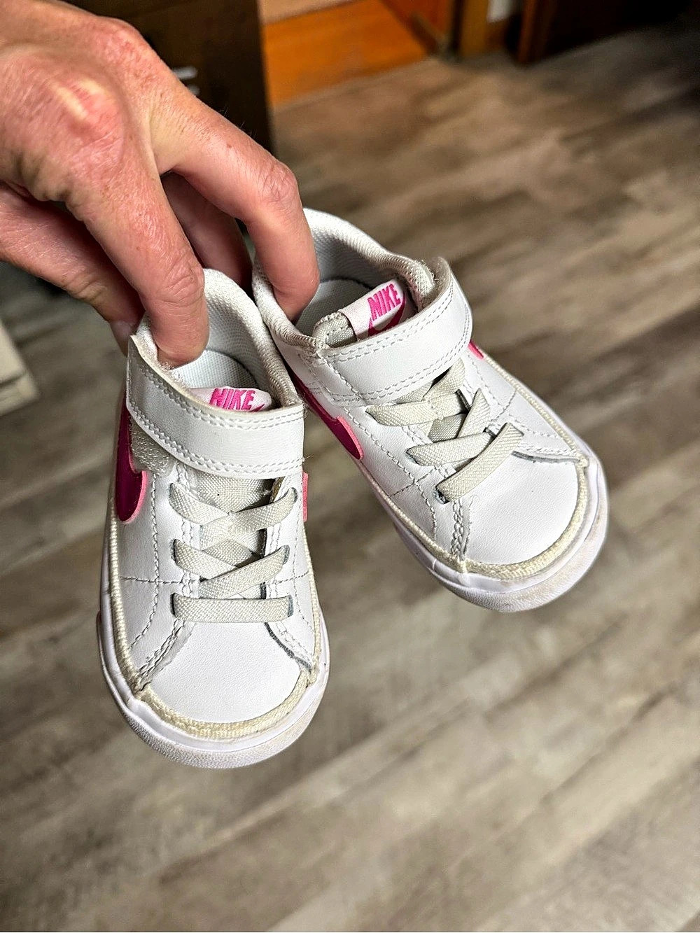 Nike Court Legacy Toddler/Infant Kids Sneakers in White & Pink